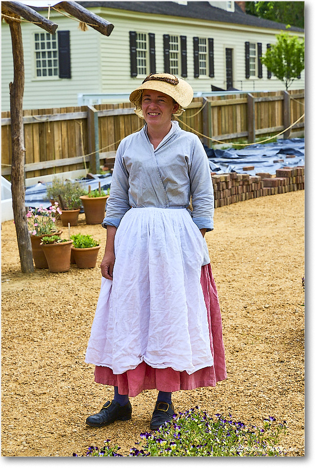 ColonialGardener_Williamsburg_2025May_R5C02848