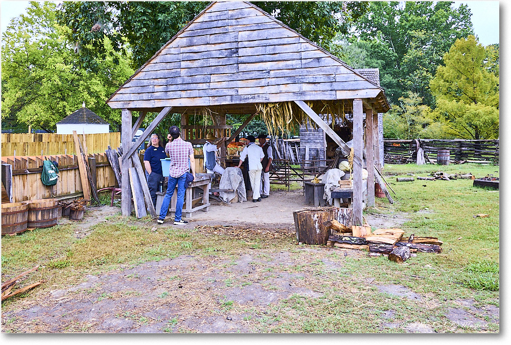 ColonialFarmerInterpreter_ColonialWilliamsburg_2024Sep_R5B30231