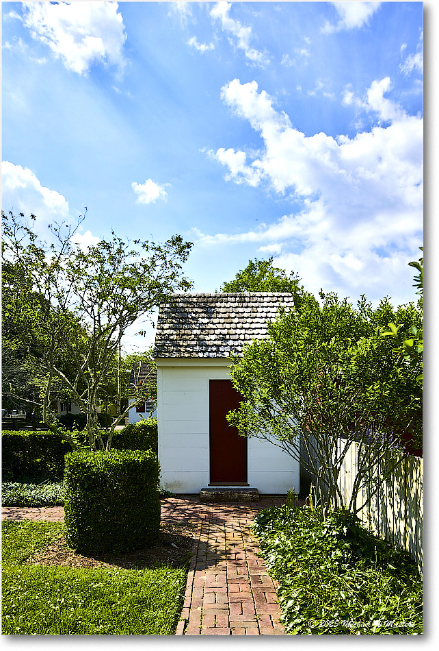 AlexanderPurdieGarden_Williamsburg_2025May_R5B31187-89_HDR