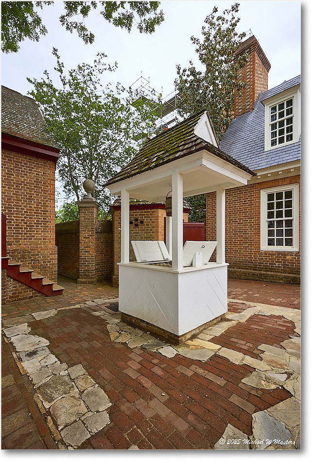 GovernorsPalacWell_Williamsburg_2025May_R5A25034