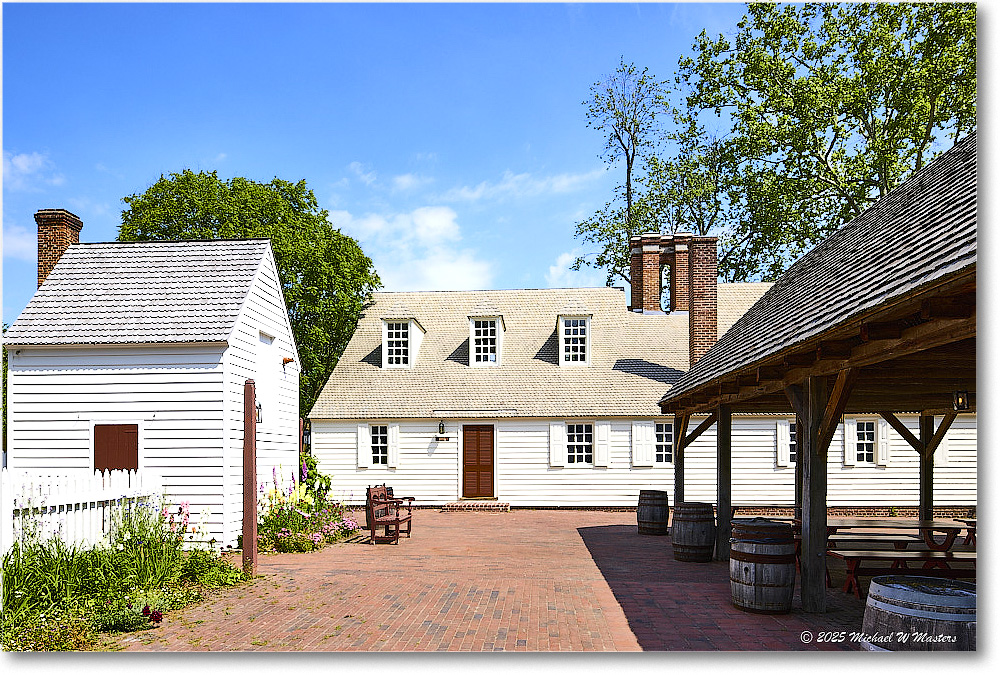 ShieldsTavernCourtyard_Williamsburg_2025May_R5B31196-98_HDR copy