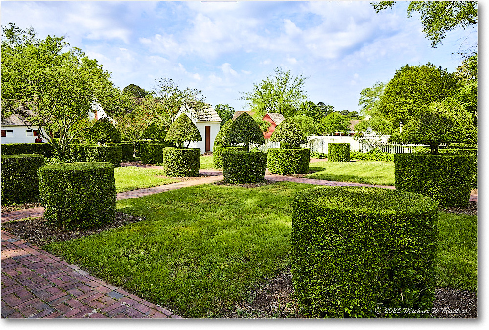 AlexanderPurdieGarden_Williamsburg_2025May_R5C02948-50_HDR