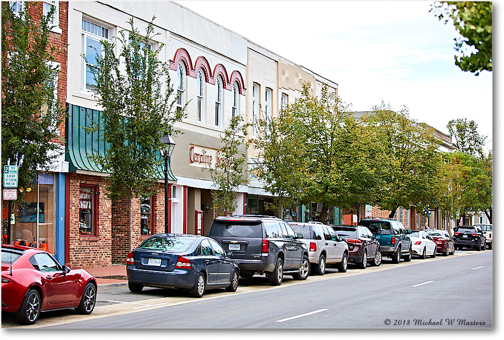 StreetScene_Fredericksburg_2018Oct_5D5A0982 copy