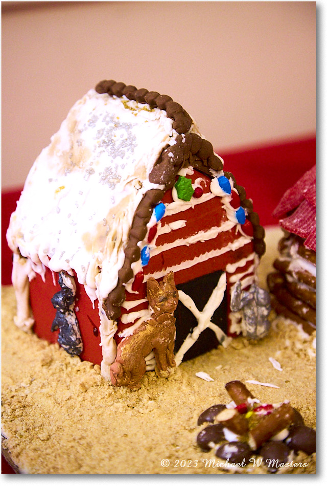 GingerbreadHouse_FerryFarm_2023Dec_R5B14059