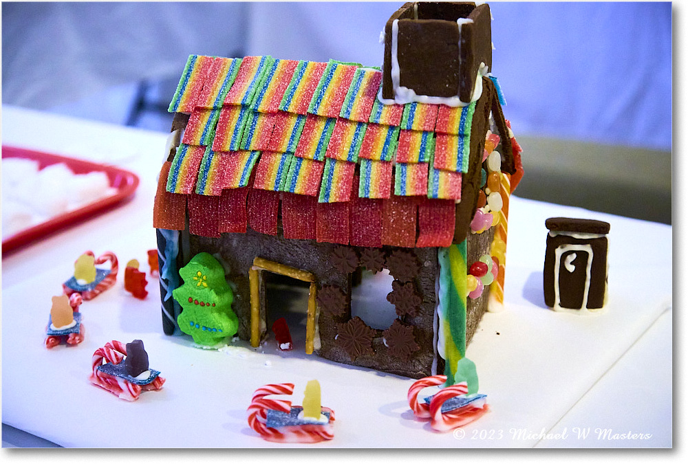 GingerbreadHouse_FerryFarm_2023Dec_R5B14080