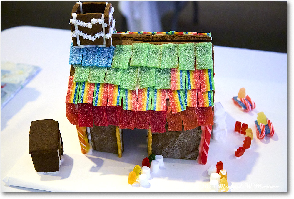 GingerbreadHouse_FerryFarm_2023Dec_R5B14104