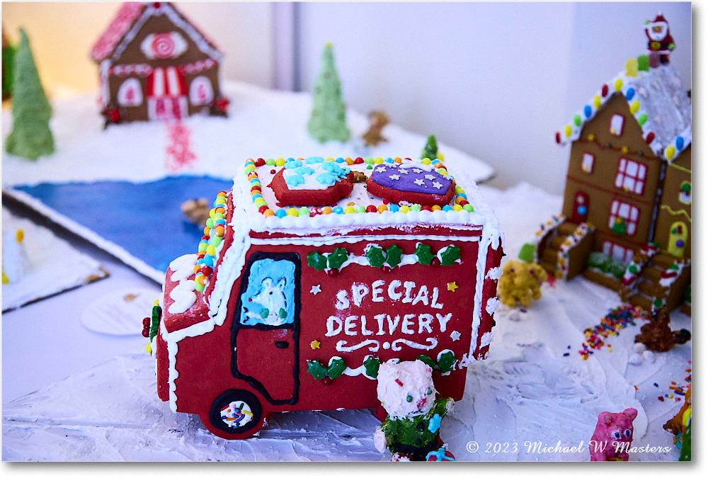 GingerbreadHouse_FerryFarm_2023Dec_R5B14125