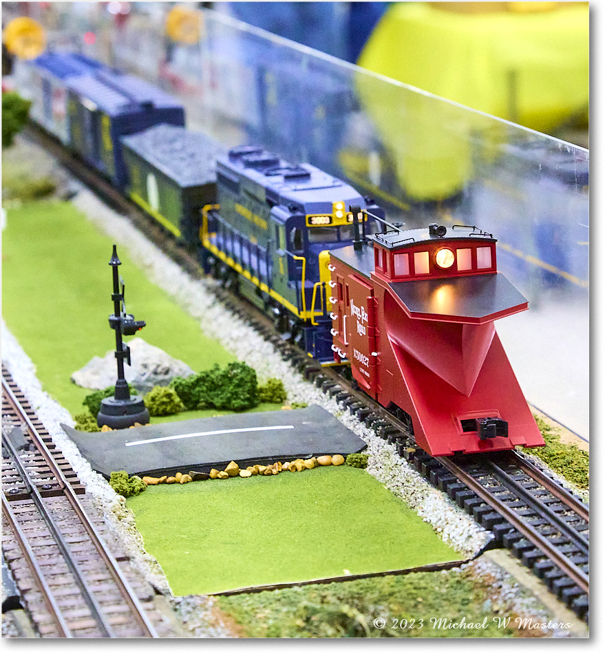 ModelTrainShow_EaglesLodge_2023Dec_R5B13758 copy