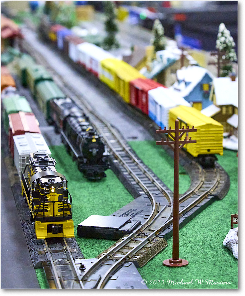 ModelTrainShow_EaglesLodge_2023Dec_R5B13770 copy