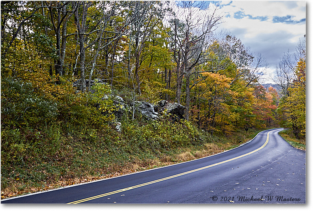 053-NakedCreekOverlook_SkylineDrive_2021Oct_R5B05760