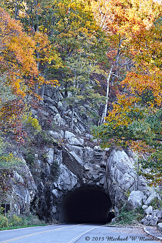 MarysRockTunnel_SkylineDrive_2015Oct_D5A1650