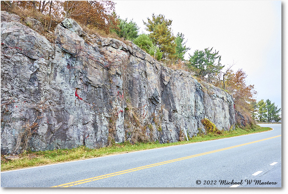 ThorntonHollowOverlook_SkylineDrive_2022Oct_R5A19589