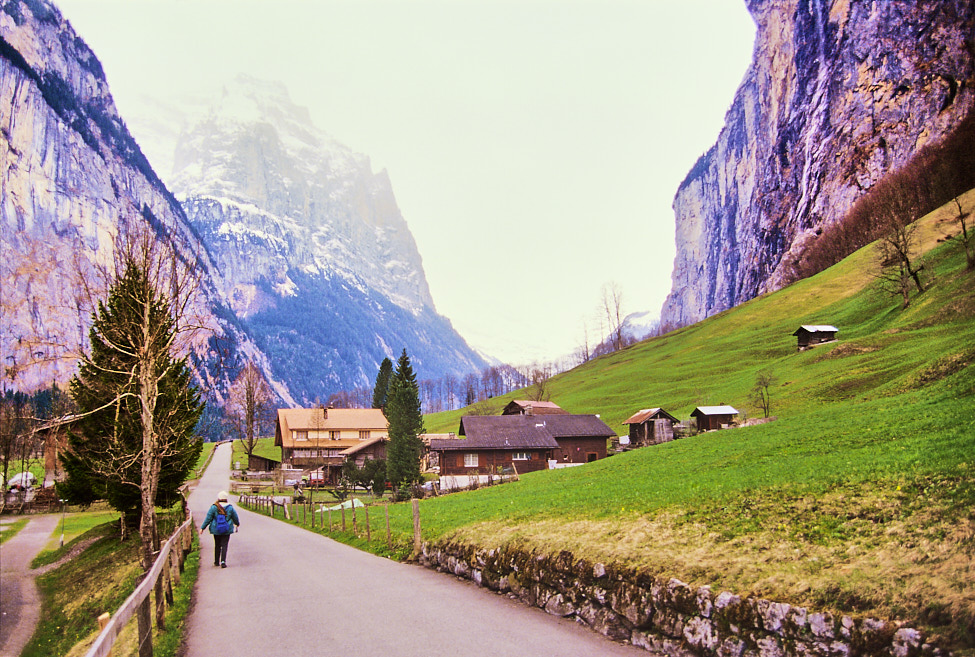 LauderbrunnenValley-Switzerland-1997Apr 2