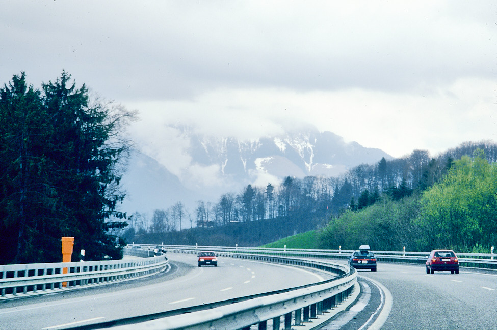 LausanneFreeway-Switzerland-1997Apr-vel1