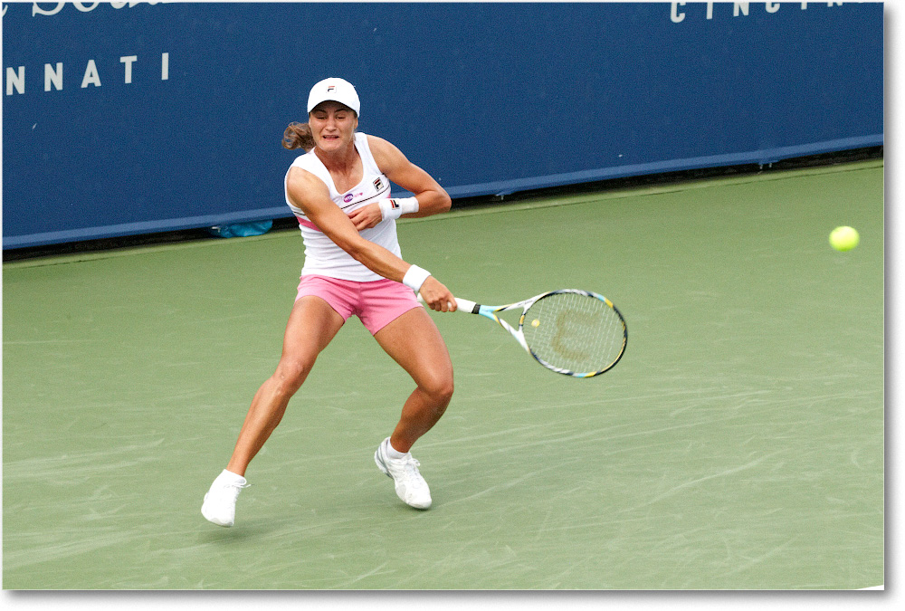 Niculescu (d Wickmayer R64) Cincy2013_D4C3507 copy